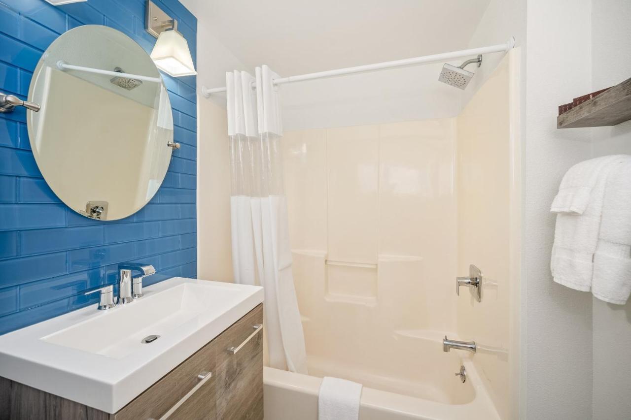 Founder'S Brook Motel And Suites Portsmouth Eksteriør billede
