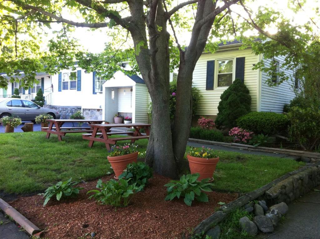 Founder'S Brook Motel And Suites Portsmouth Eksteriør billede